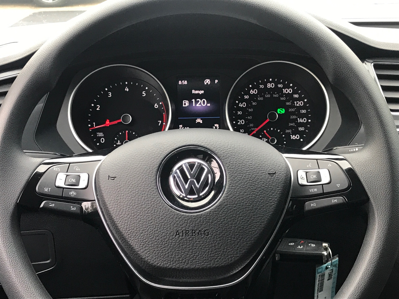 2021 Volkswagen Tiguan S 10