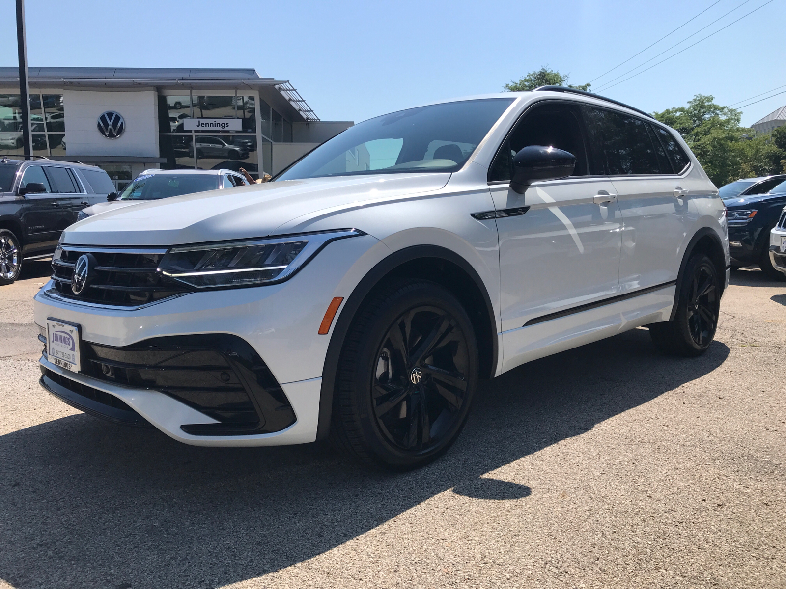 2023 Volkswagen Tiguan SE R-Line Black 5