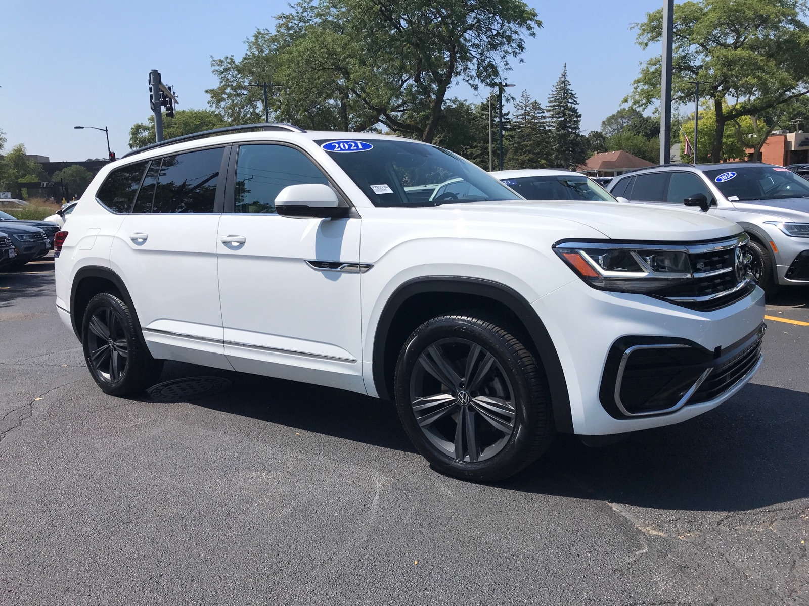 2021 Volkswagen Atlas 3.6L V6 SE w/Technology R-Line 1