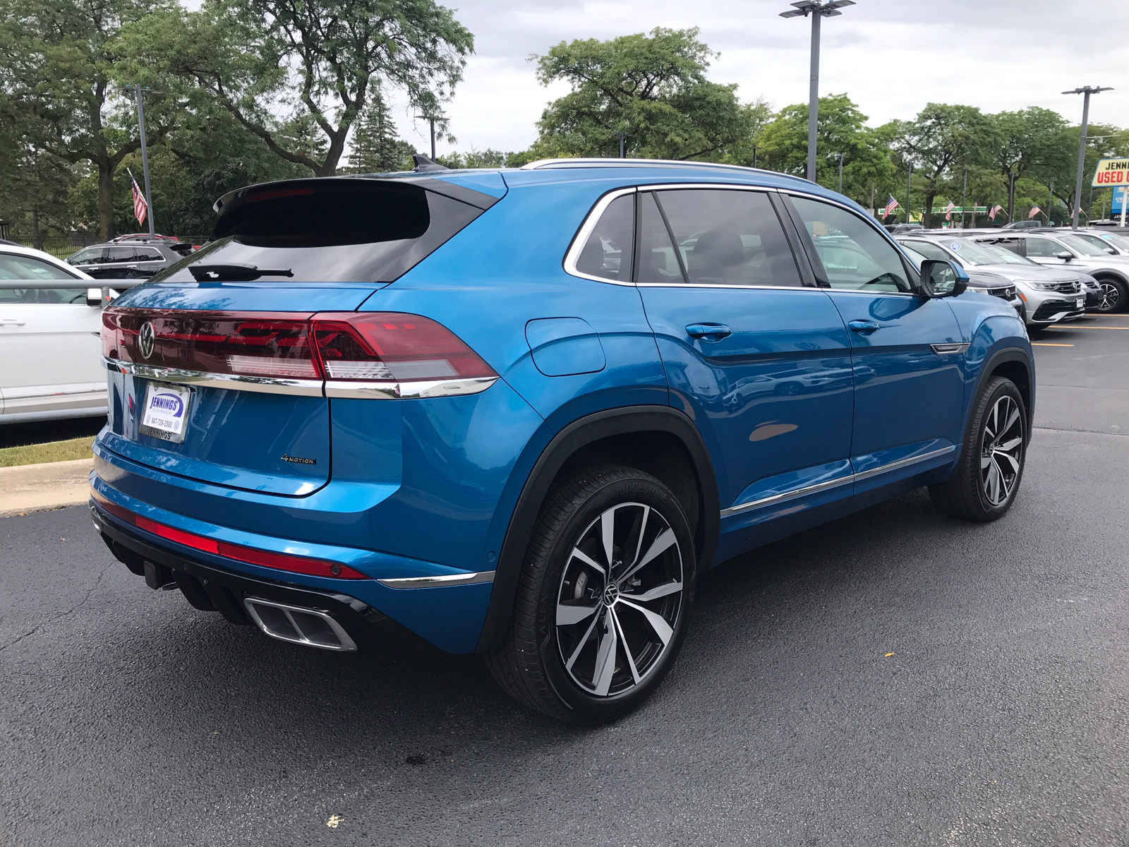 2024 Volkswagen Atlas Cross Sport 2.0T SEL Premium R-Line 3