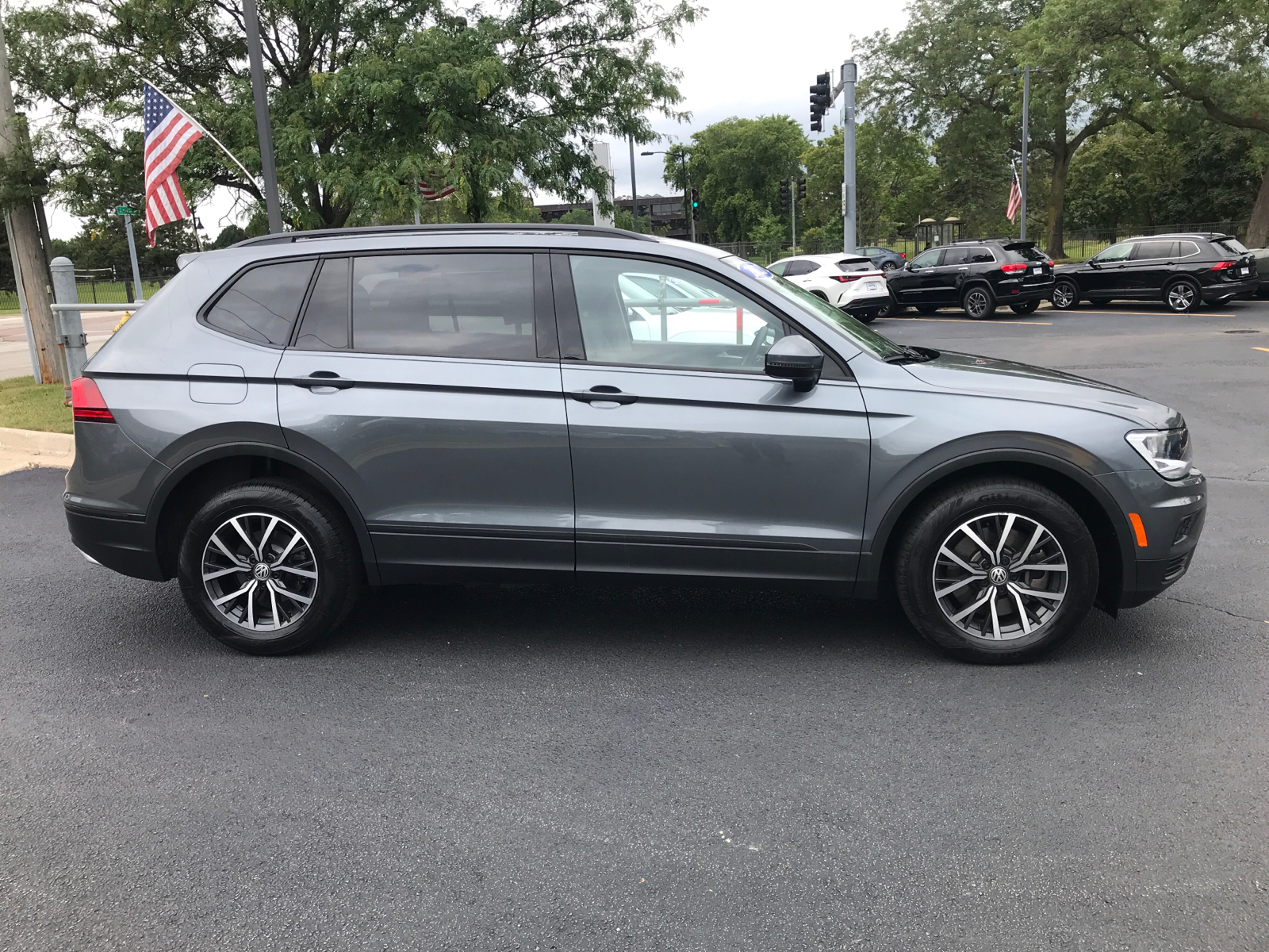 2021 Volkswagen Tiguan S 2