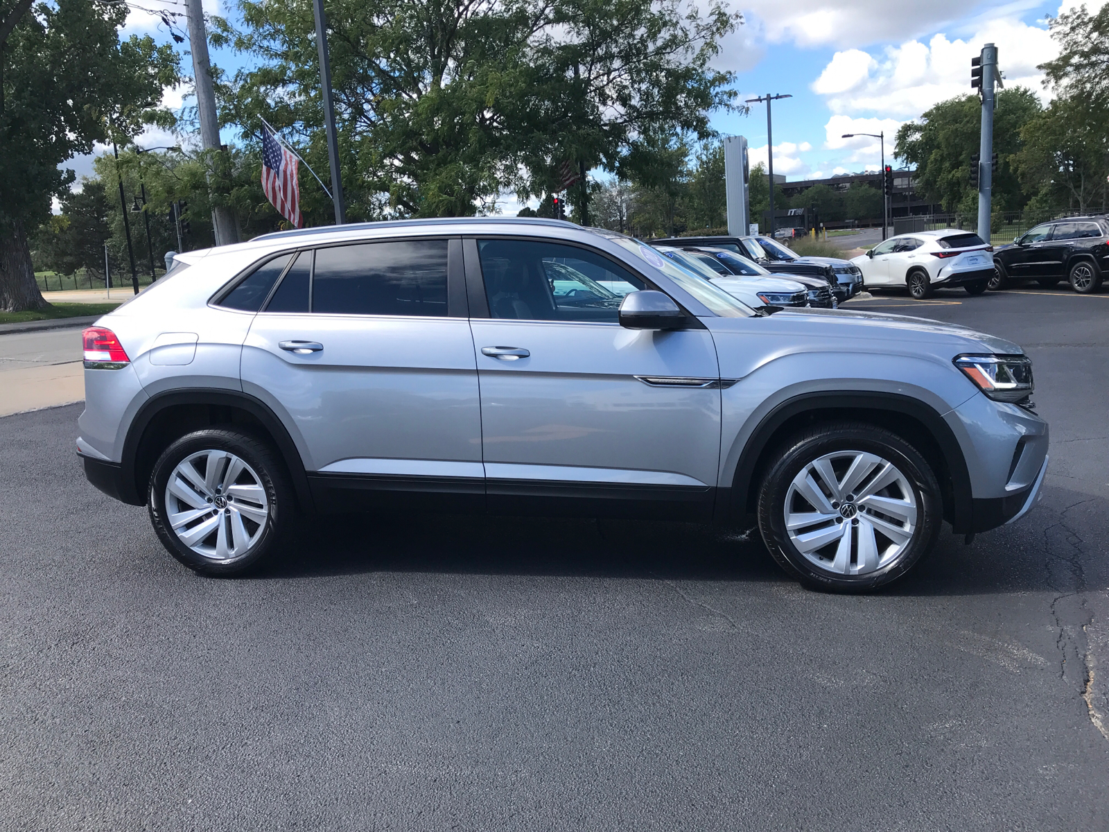 2020 Volkswagen Atlas Cross Sport 2.0T SE w/Technology 2