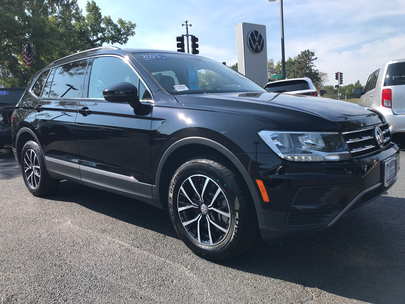 2021 Volkswagen Tiguan SE 1