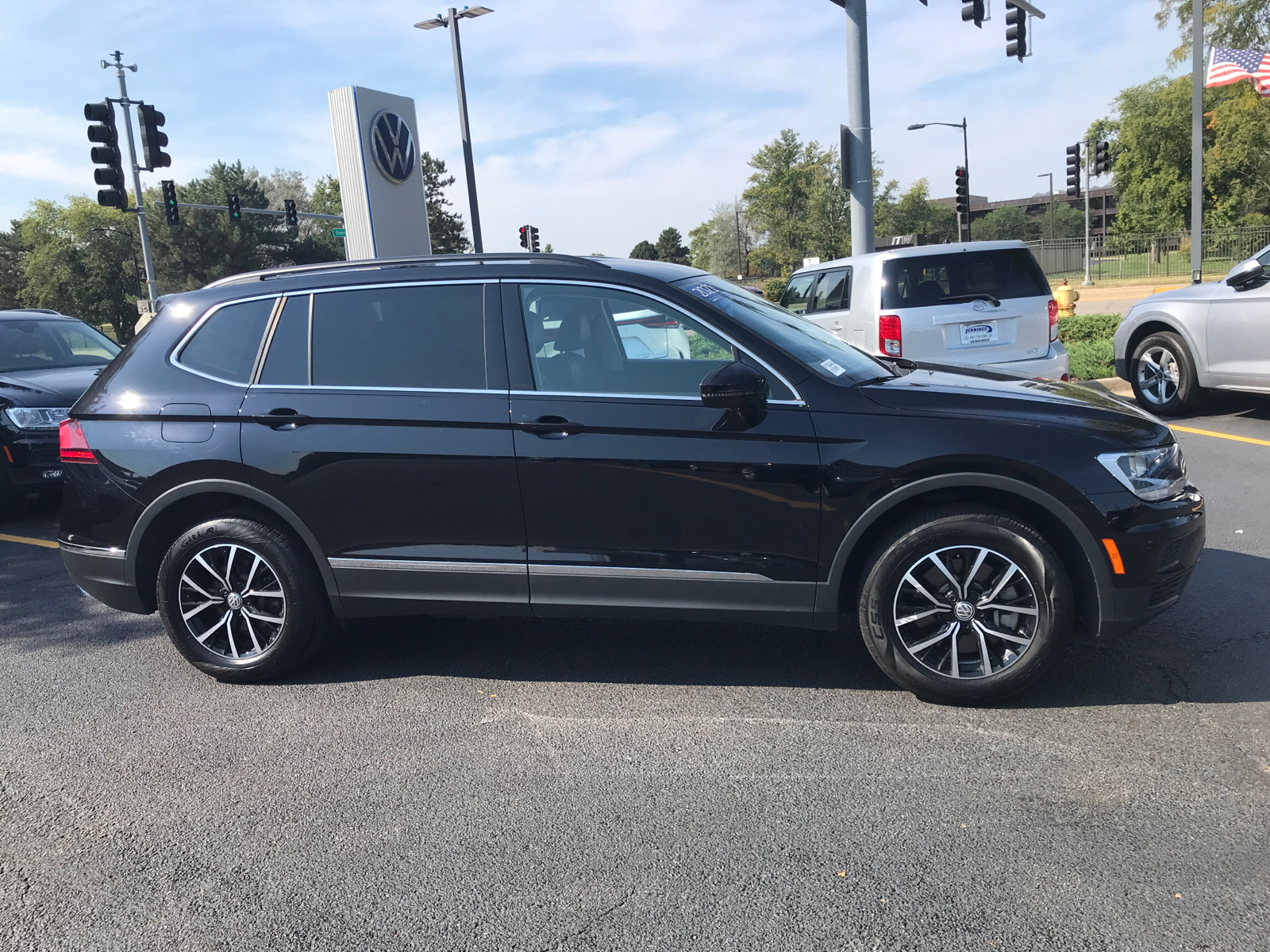 2021 Volkswagen Tiguan SE 2