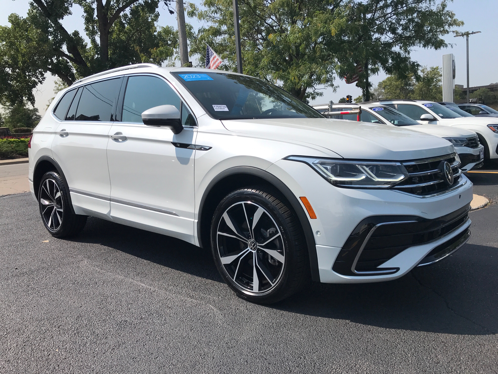 2023 Volkswagen Tiguan SEL R-Line 1