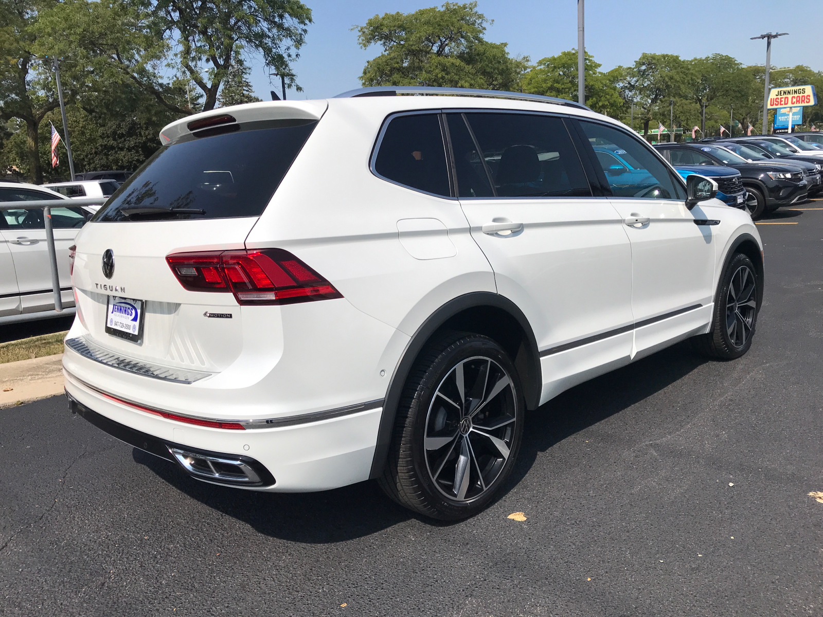 2023 Volkswagen Tiguan SEL R-Line 3