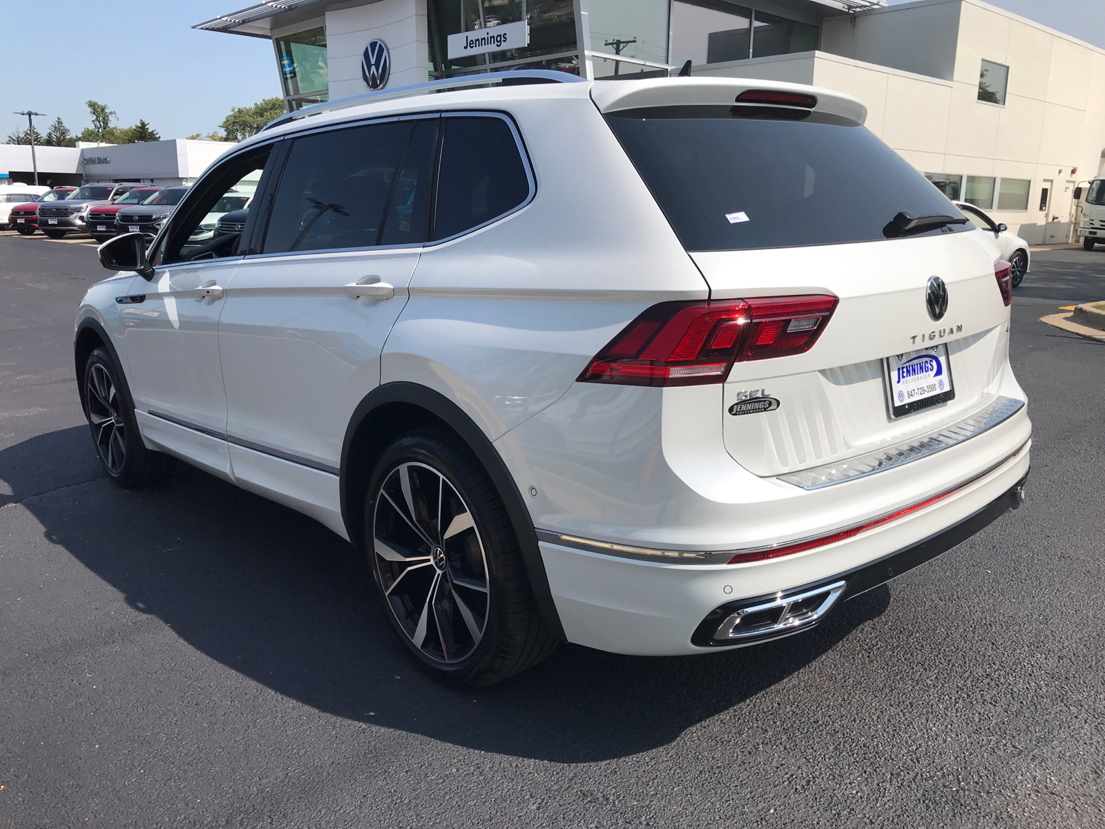 2023 Volkswagen Tiguan SEL R-Line 4