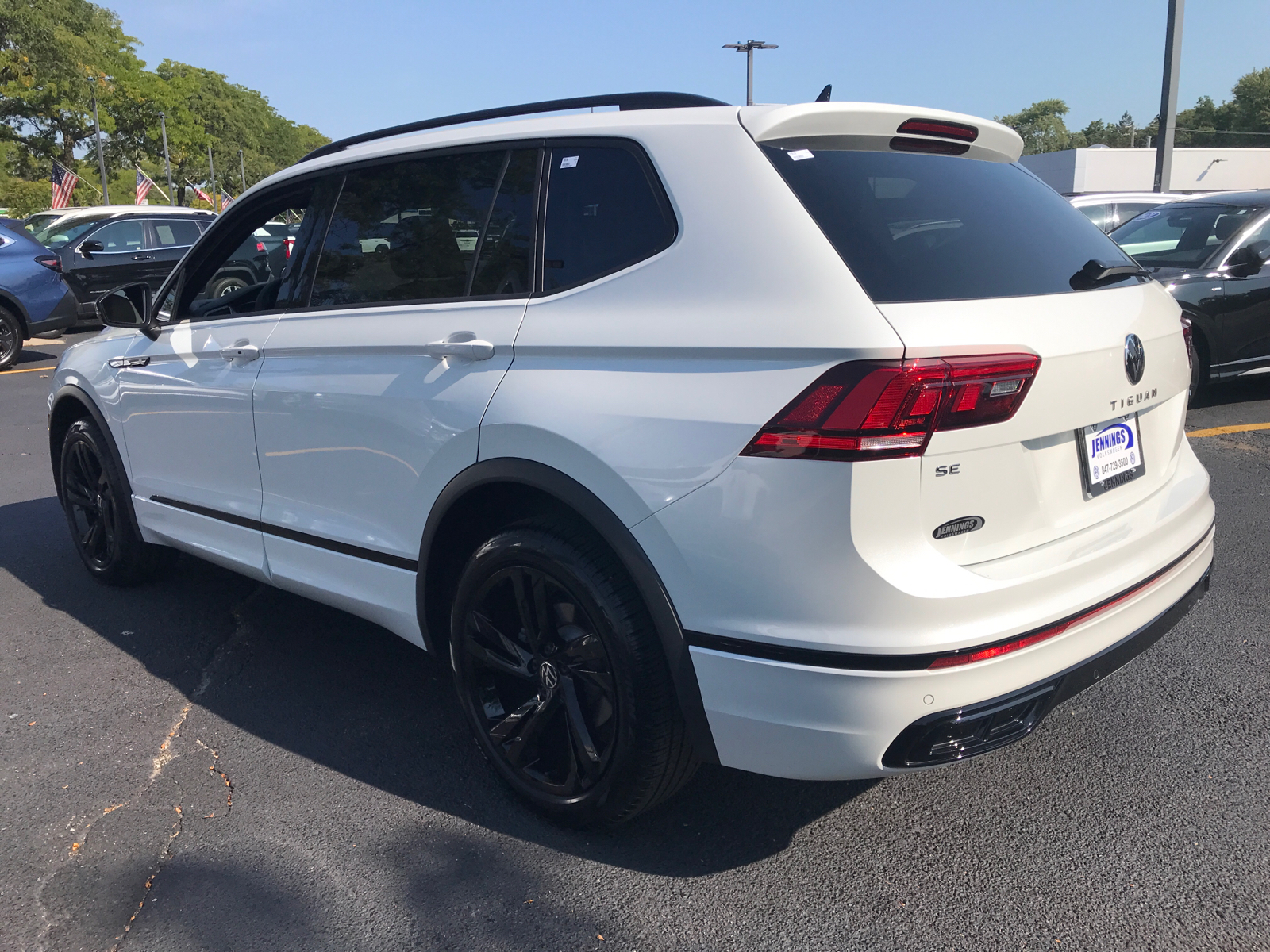 2023 Volkswagen Tiguan SE R-Line Black 4