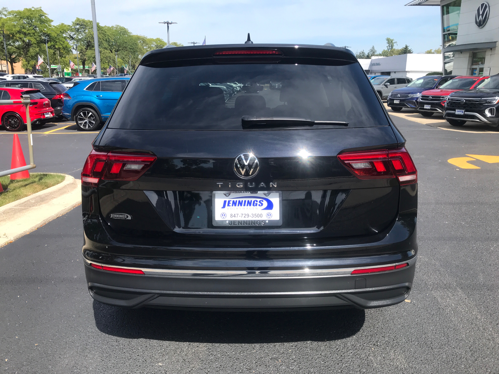 2023 Volkswagen Tiguan S 23