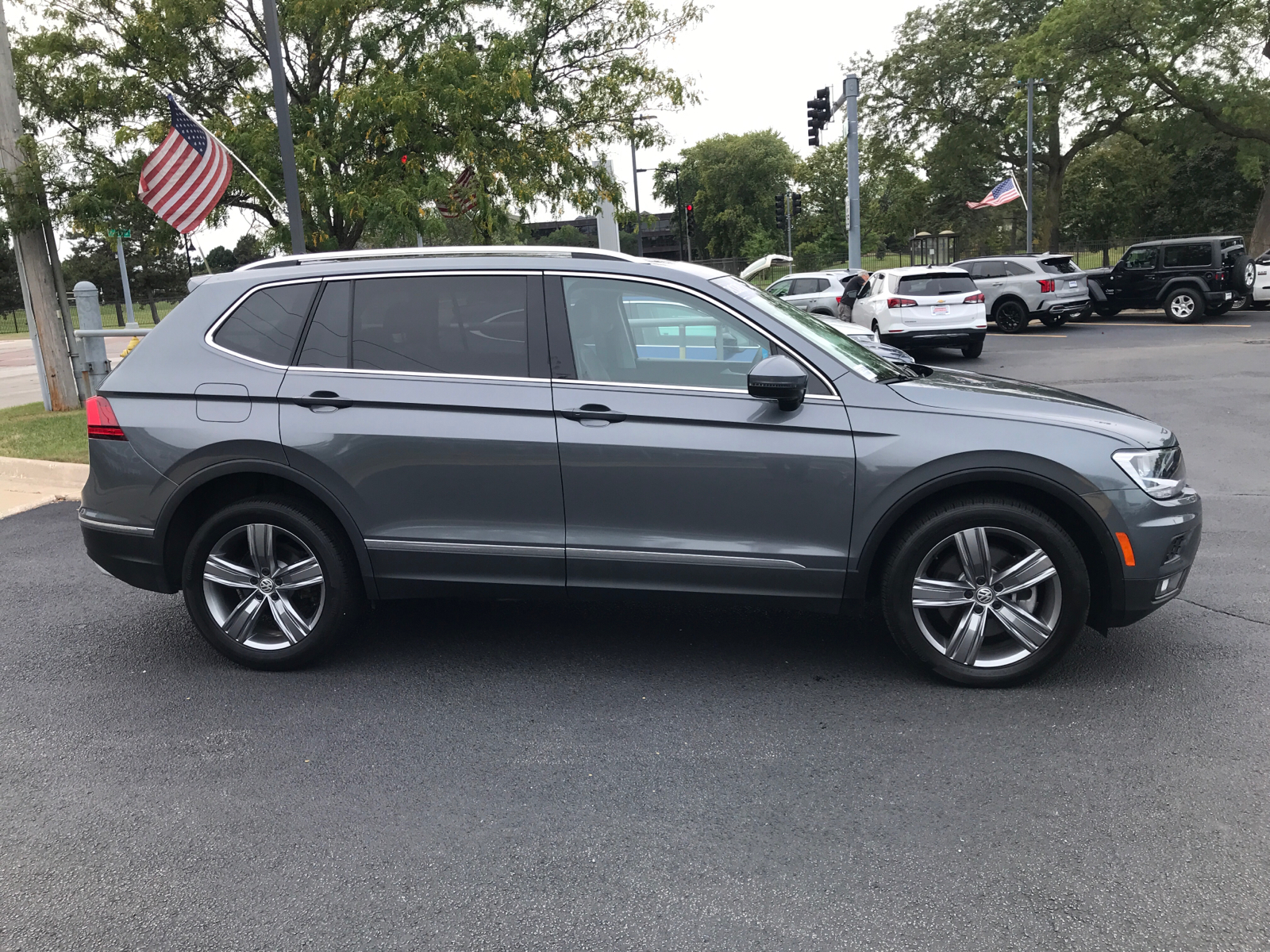 2021 Volkswagen Tiguan SEL 2