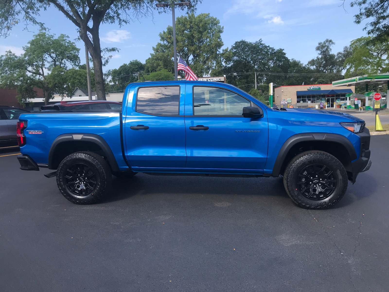 2024 Chevrolet Colorado 4WD Trail Boss 2