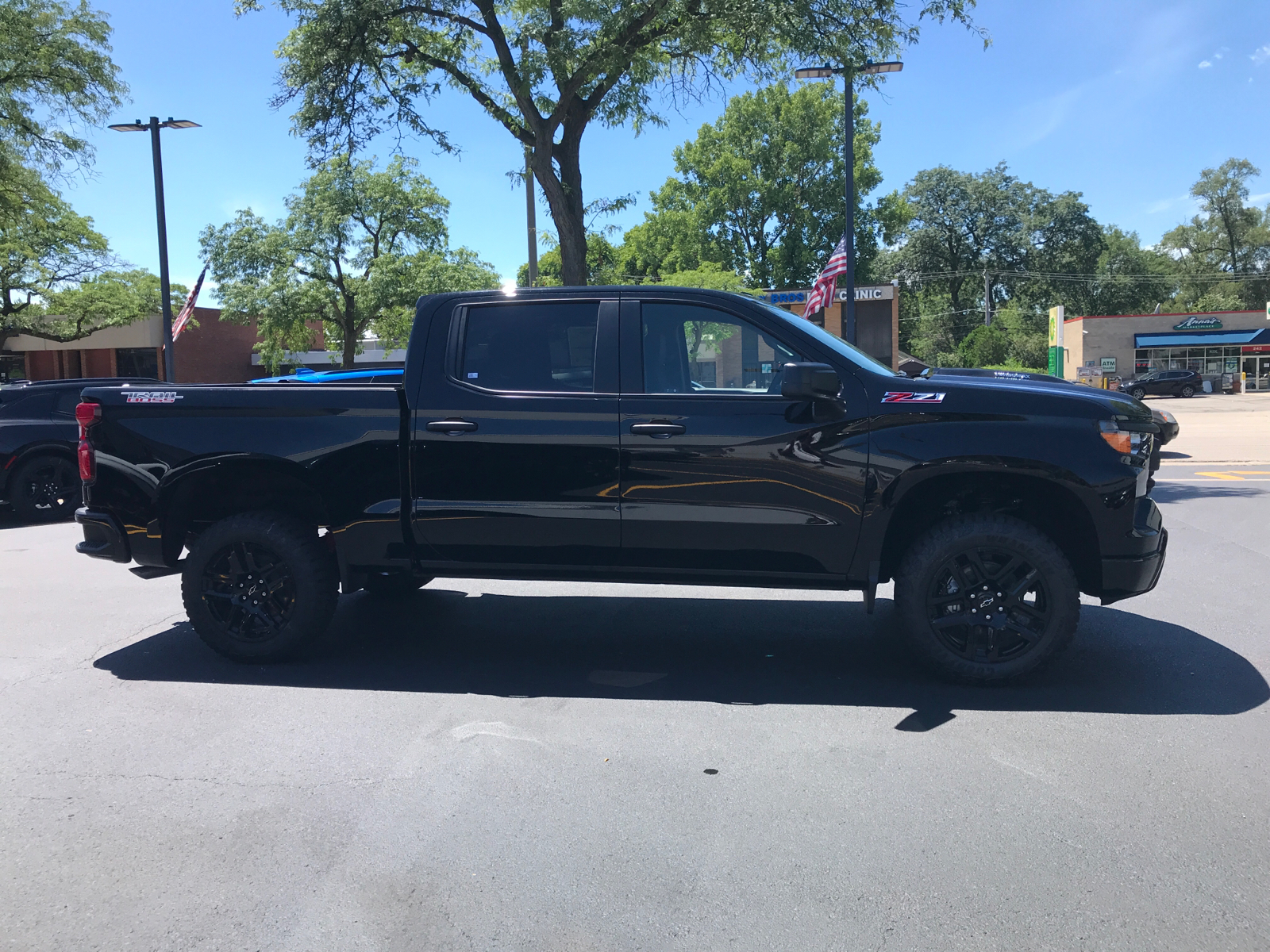 2024 Chevrolet Silverado 1500 Custom Trail Boss 2