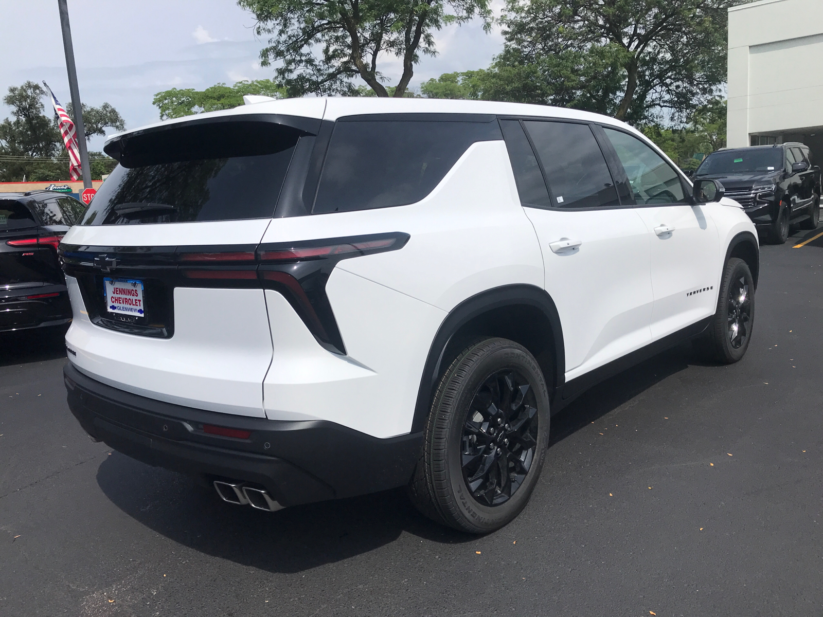 2024 Chevrolet Traverse FWD LS 3