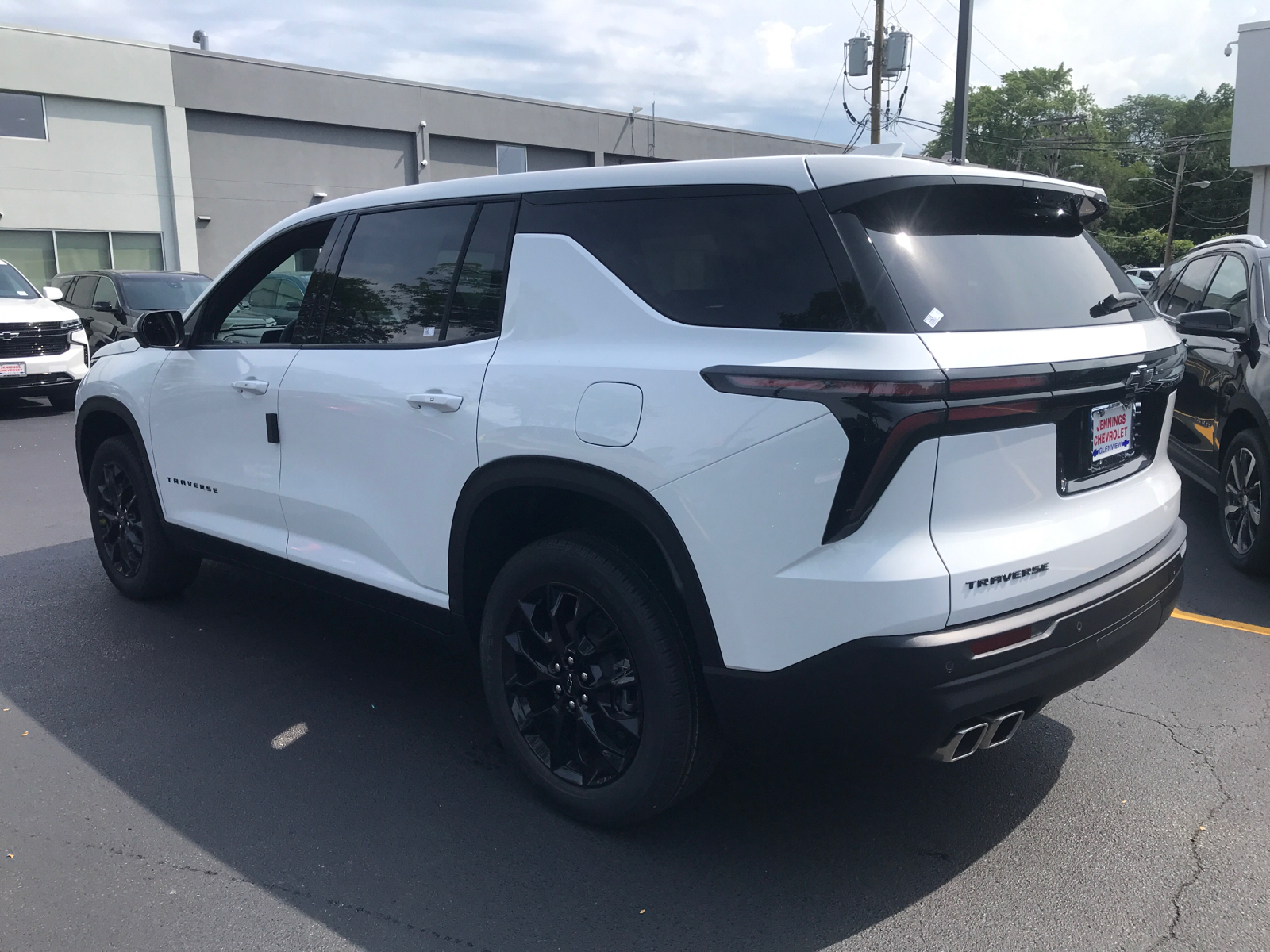 2024 Chevrolet Traverse FWD LS 4