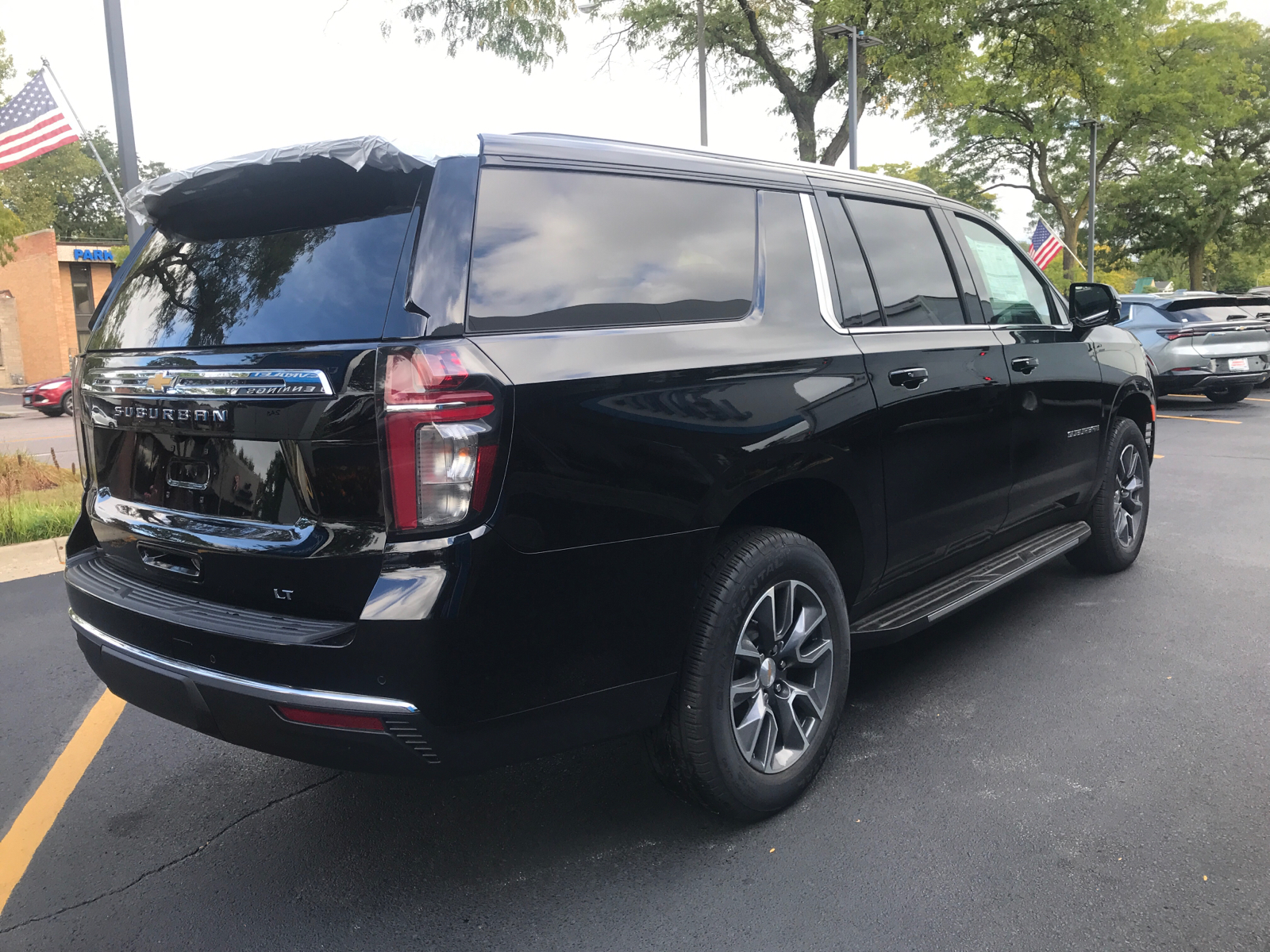 2024 Chevrolet Suburban LT 3