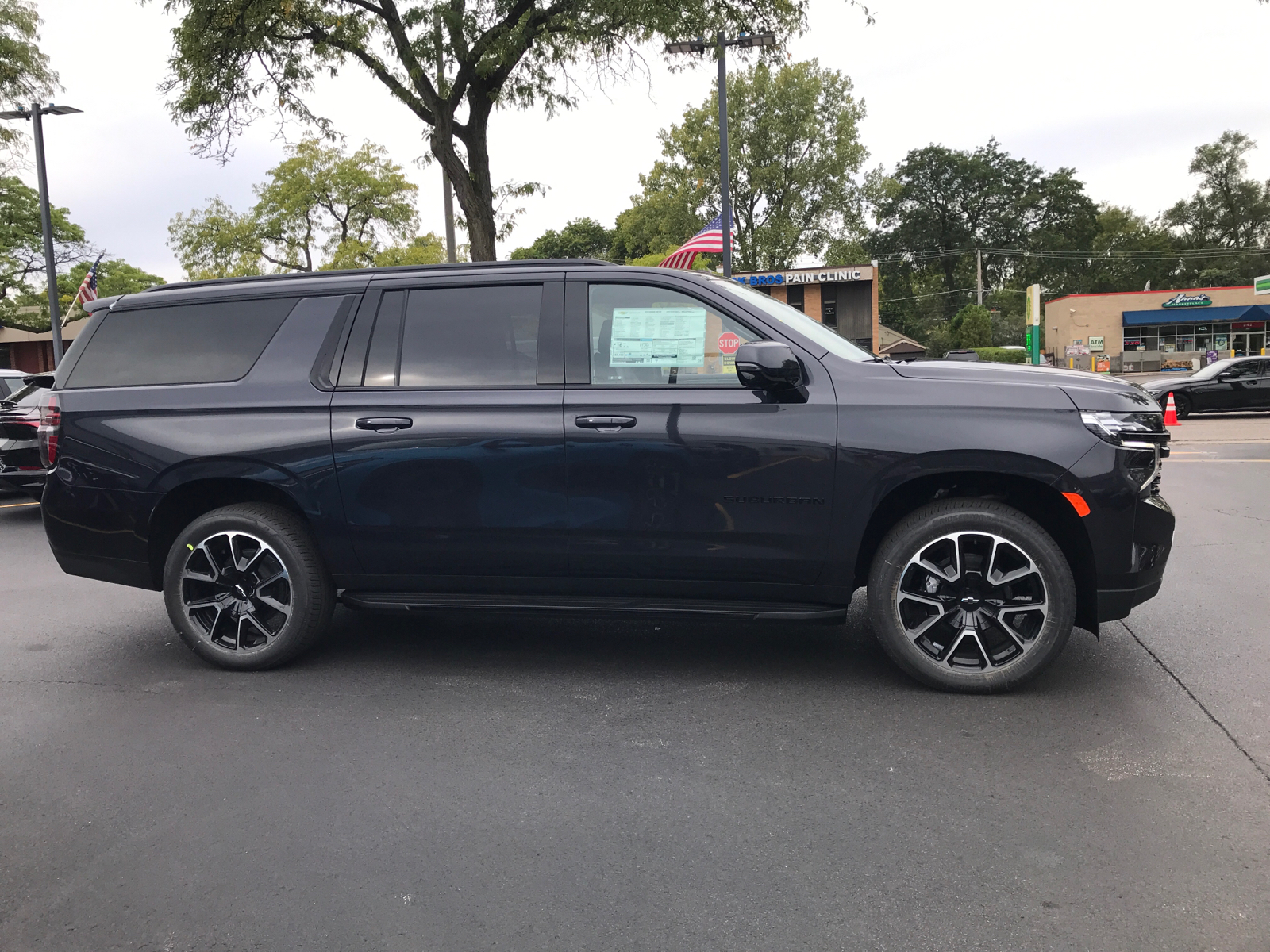 2024 Chevrolet Suburban RST 2