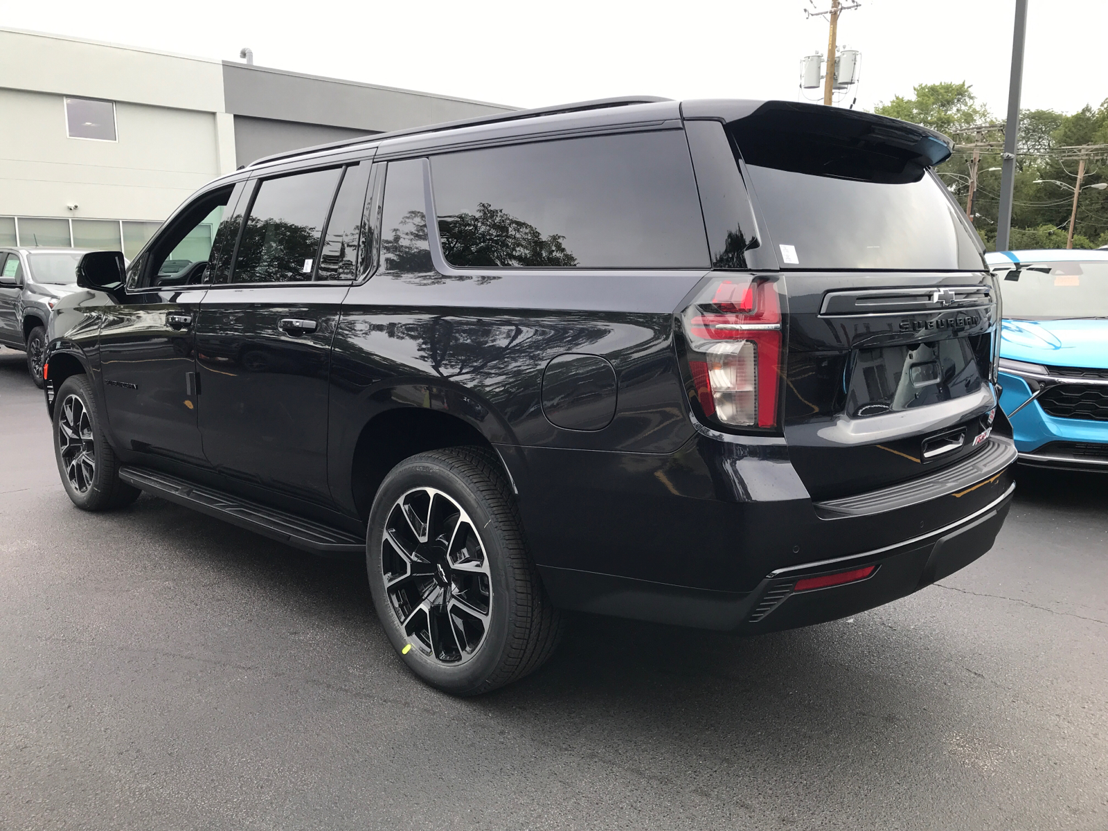 2024 Chevrolet Suburban RST 4