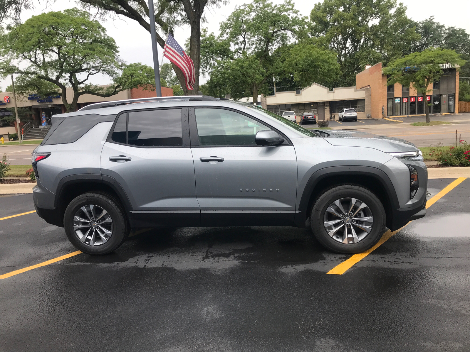 2025 Chevrolet Equinox FWD LT 2