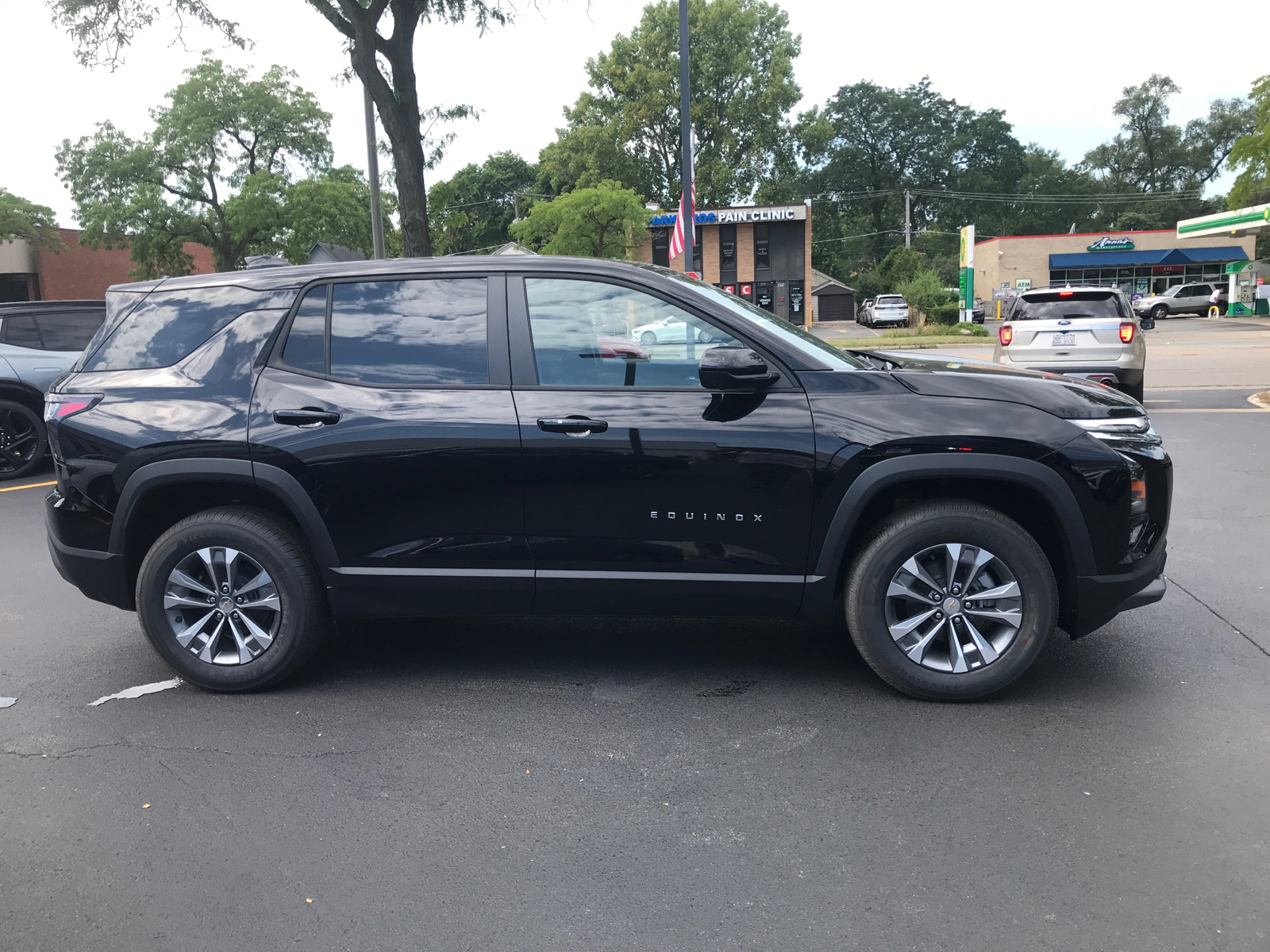 2025 Chevrolet Equinox FWD LT 2