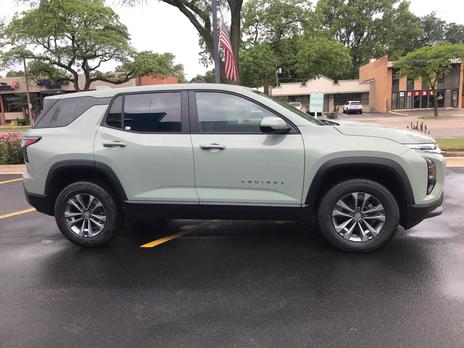 2025 Chevrolet Equinox FWD LT 2