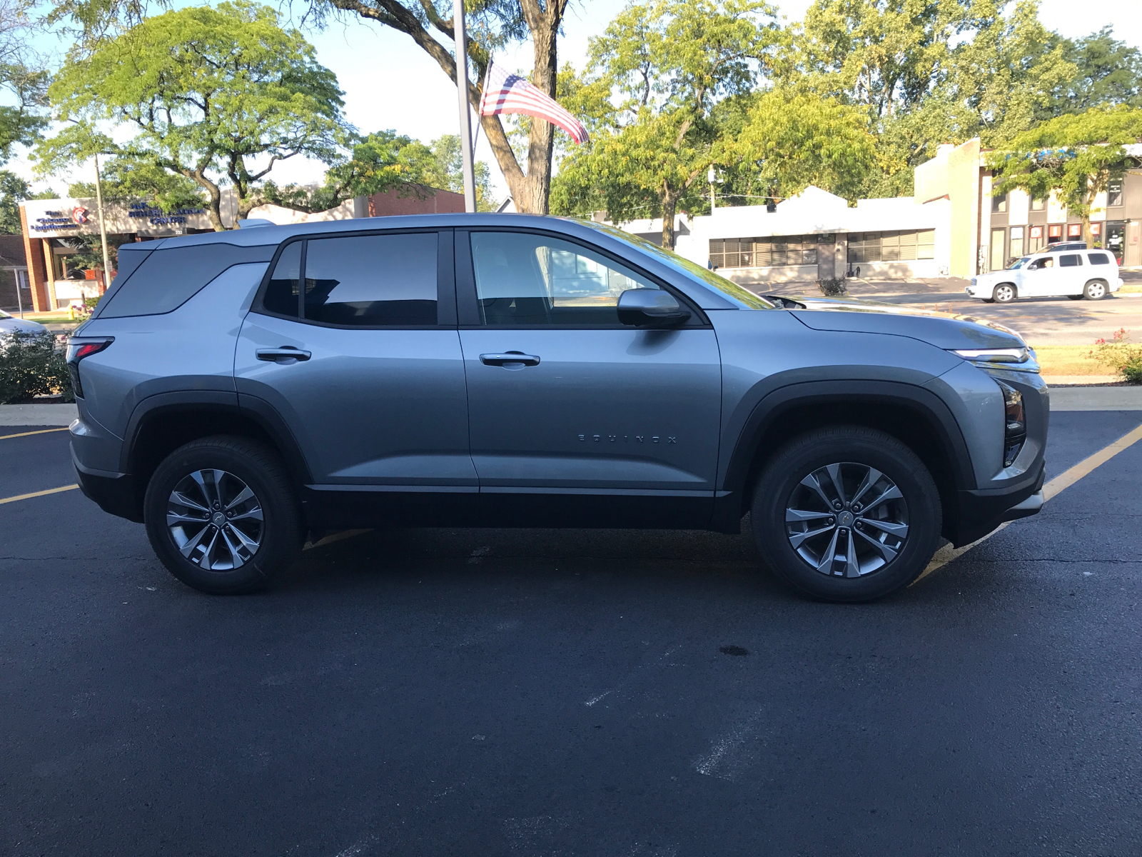 2025 Chevrolet Equinox FWD LT 2