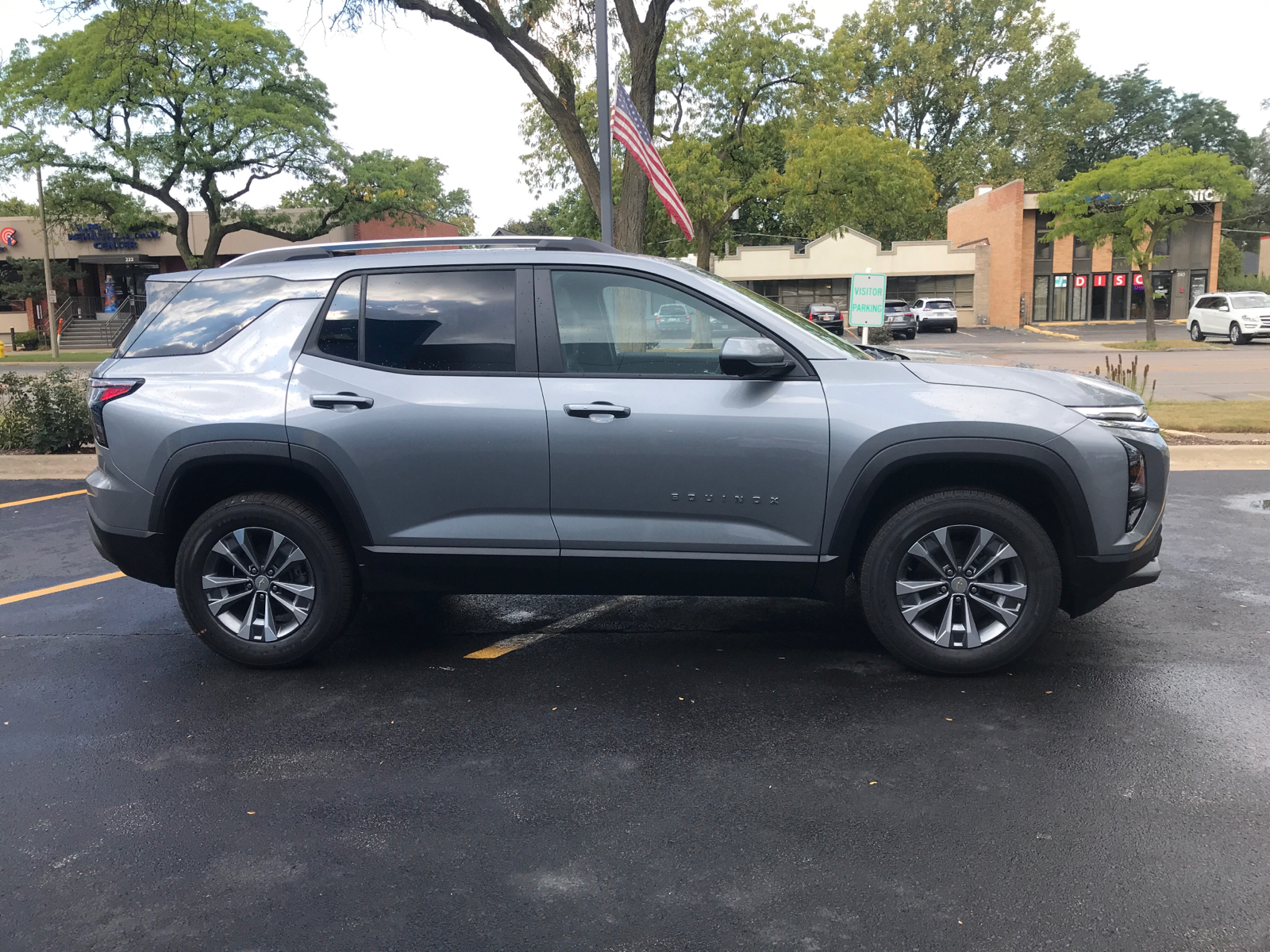 2025 Chevrolet Equinox FWD LT 2