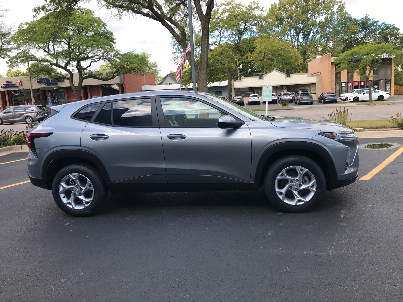 2025 Chevrolet Trax LS 2