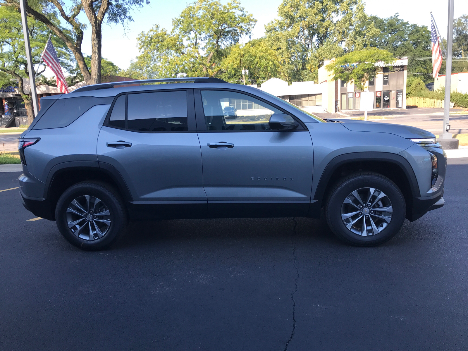 2025 Chevrolet Equinox AWD LT 2