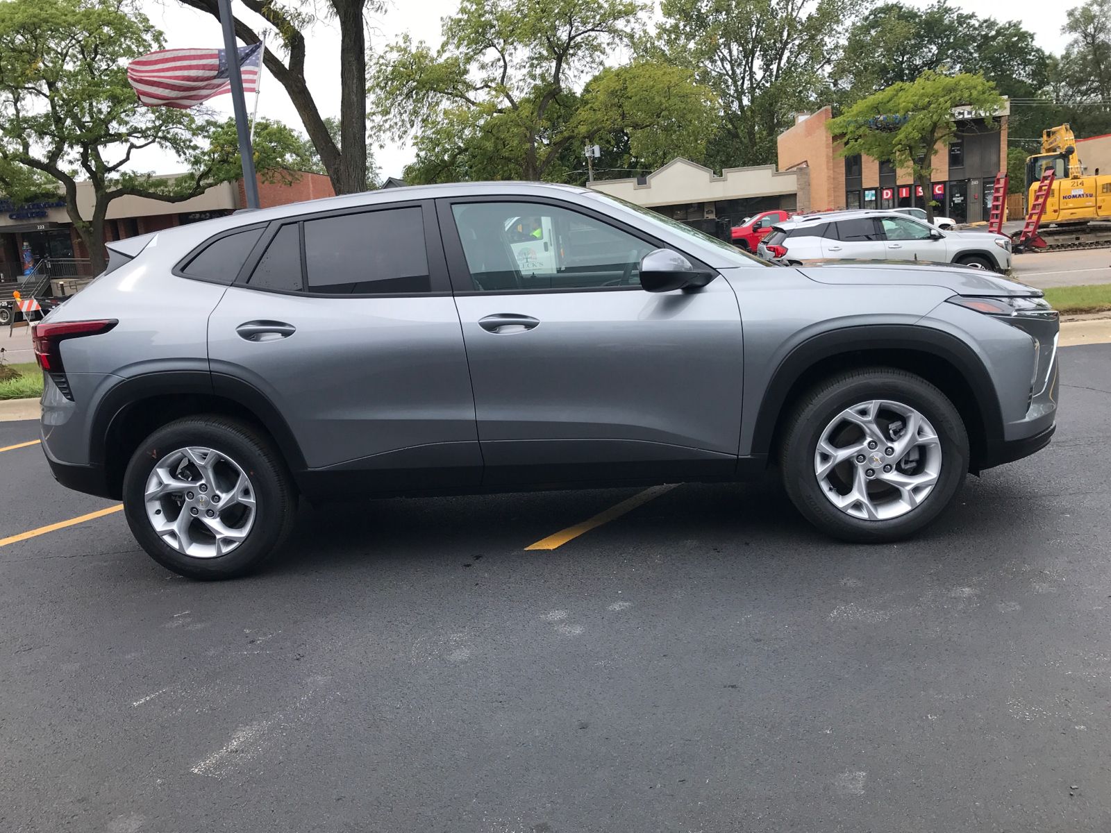 2025 Chevrolet Trax LS 2