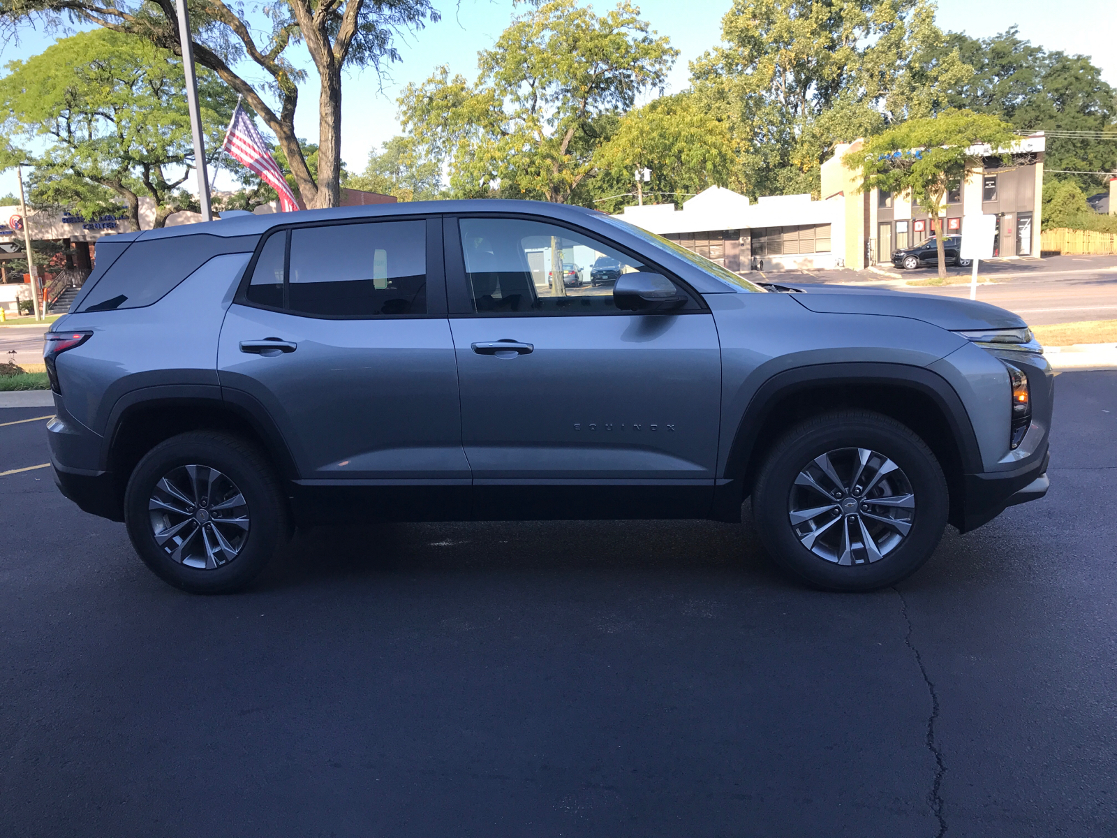 2025 Chevrolet Equinox FWD LT 2