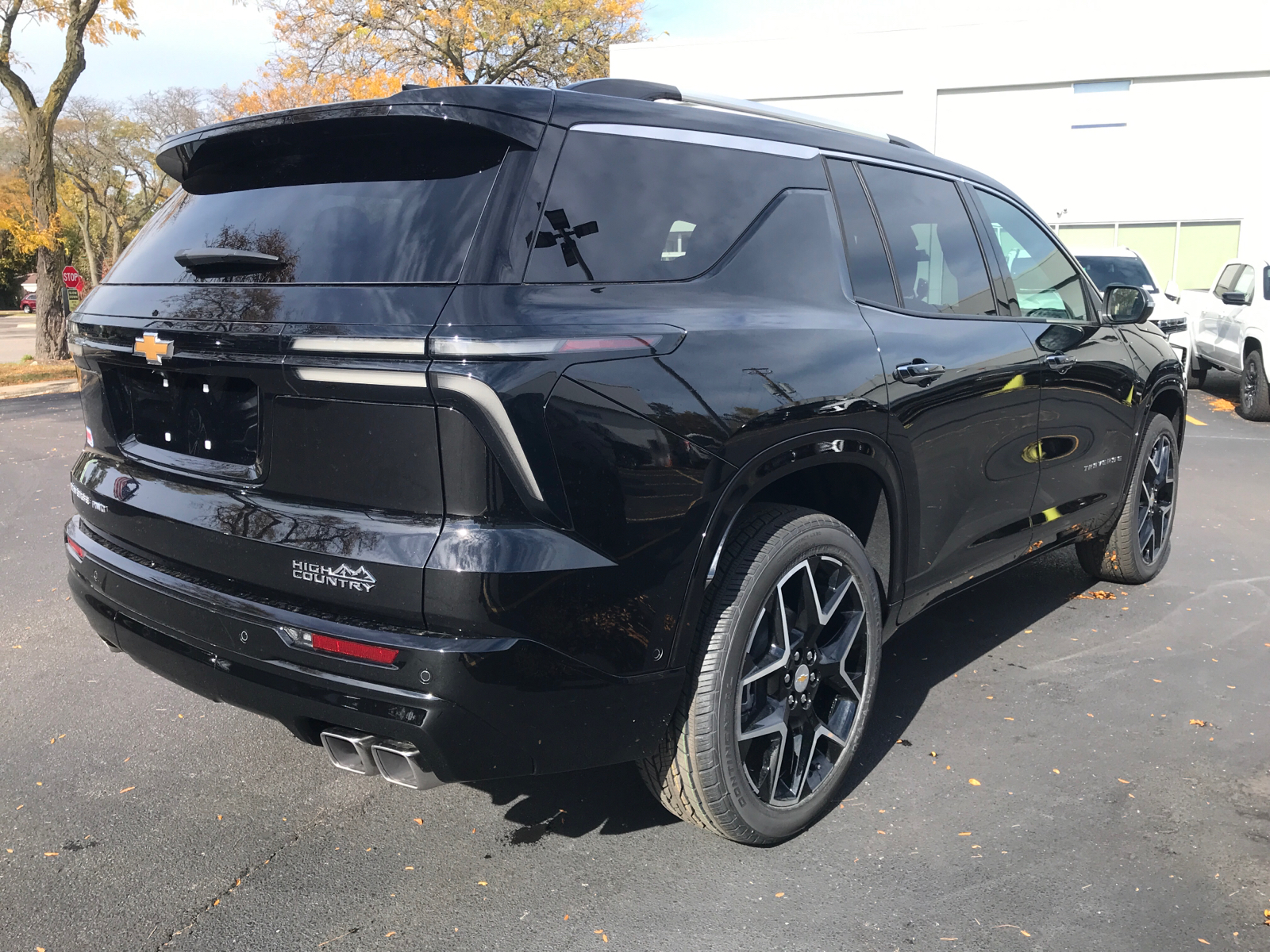 2025 Chevrolet Traverse AWD High Country 3