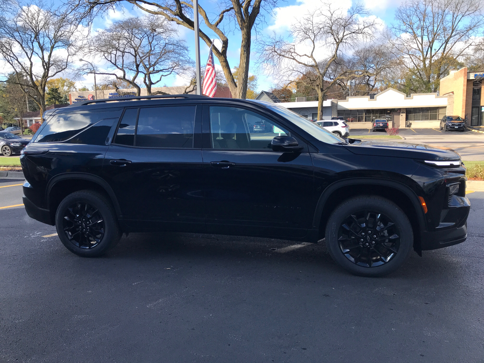 2025 Chevrolet Traverse AWD LT 2