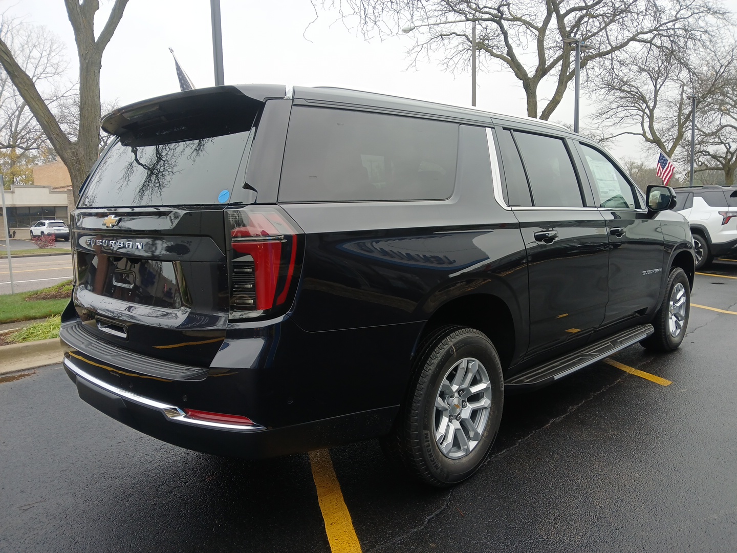 2025 Chevrolet Suburban LS 3