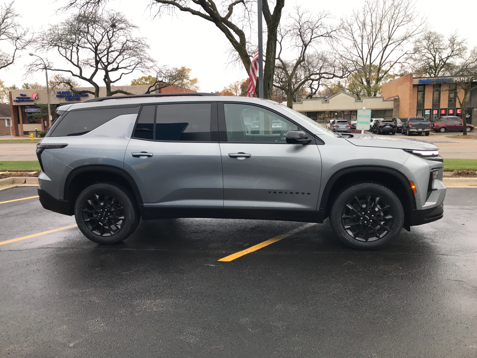 2025 Chevrolet Traverse AWD LT 2