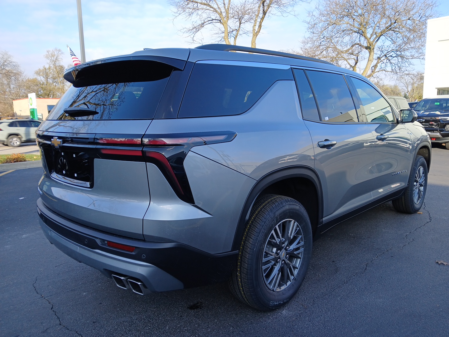 2025 Chevrolet Traverse FWD LT 3