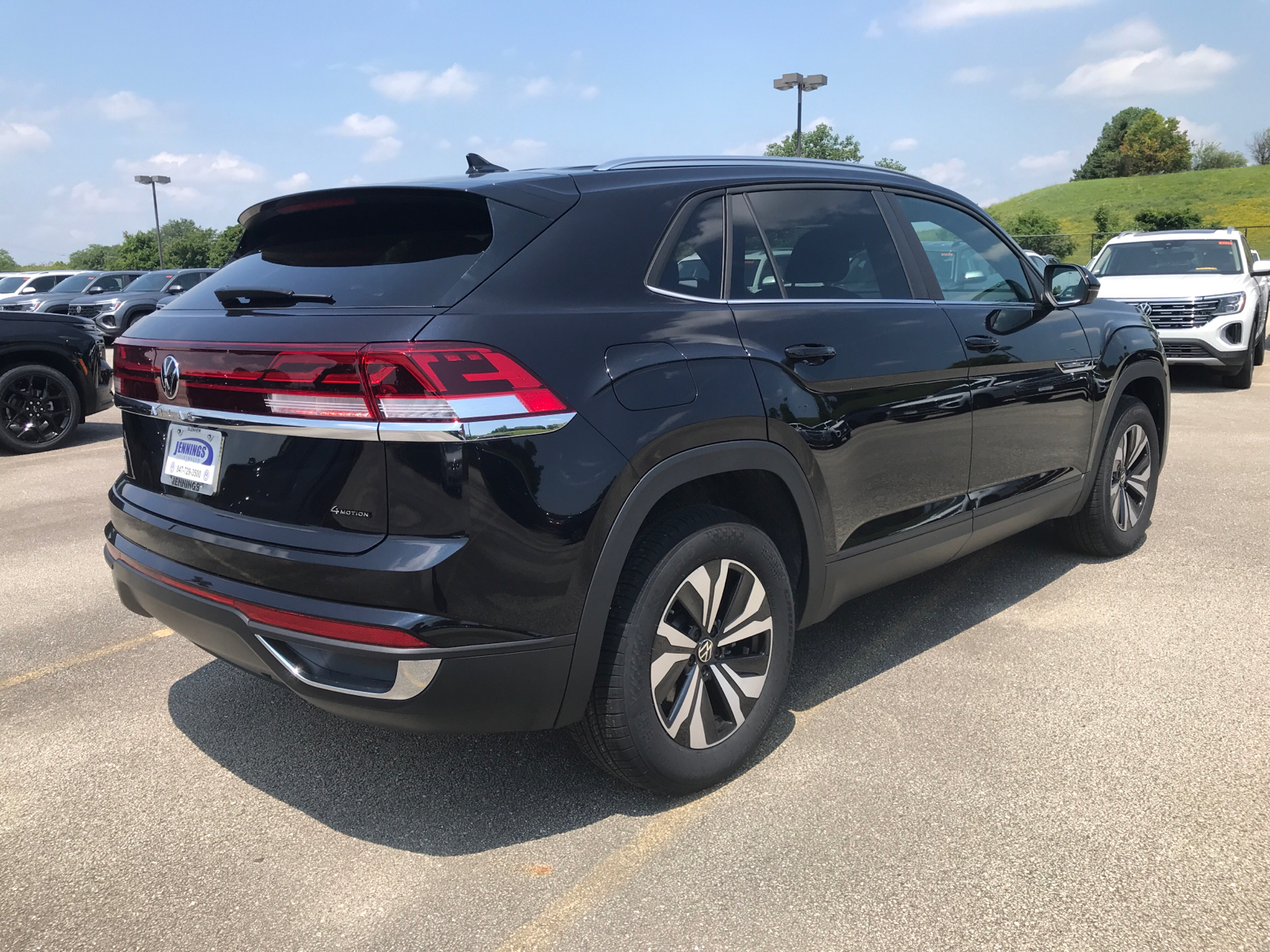 2024 Volkswagen Atlas Cross Sport 2.0T SE 3