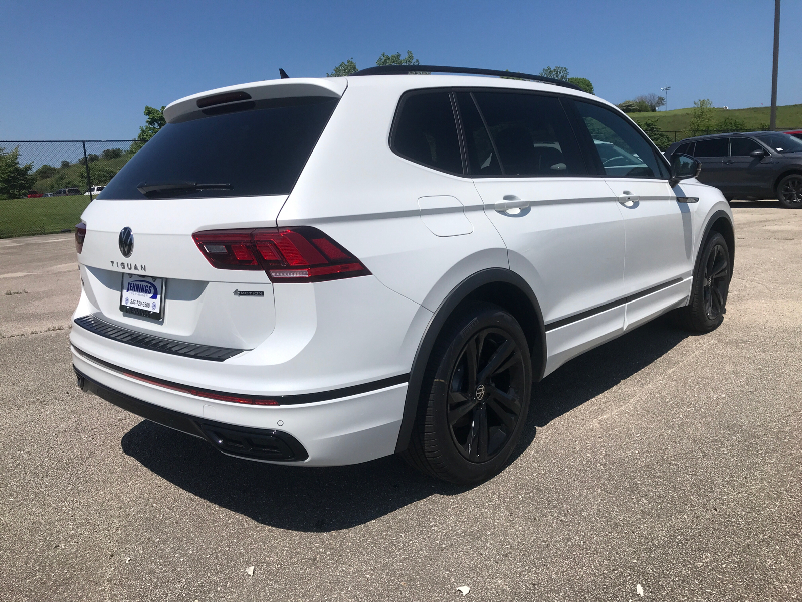 2024 Volkswagen Tiguan SE R-Line Black 3