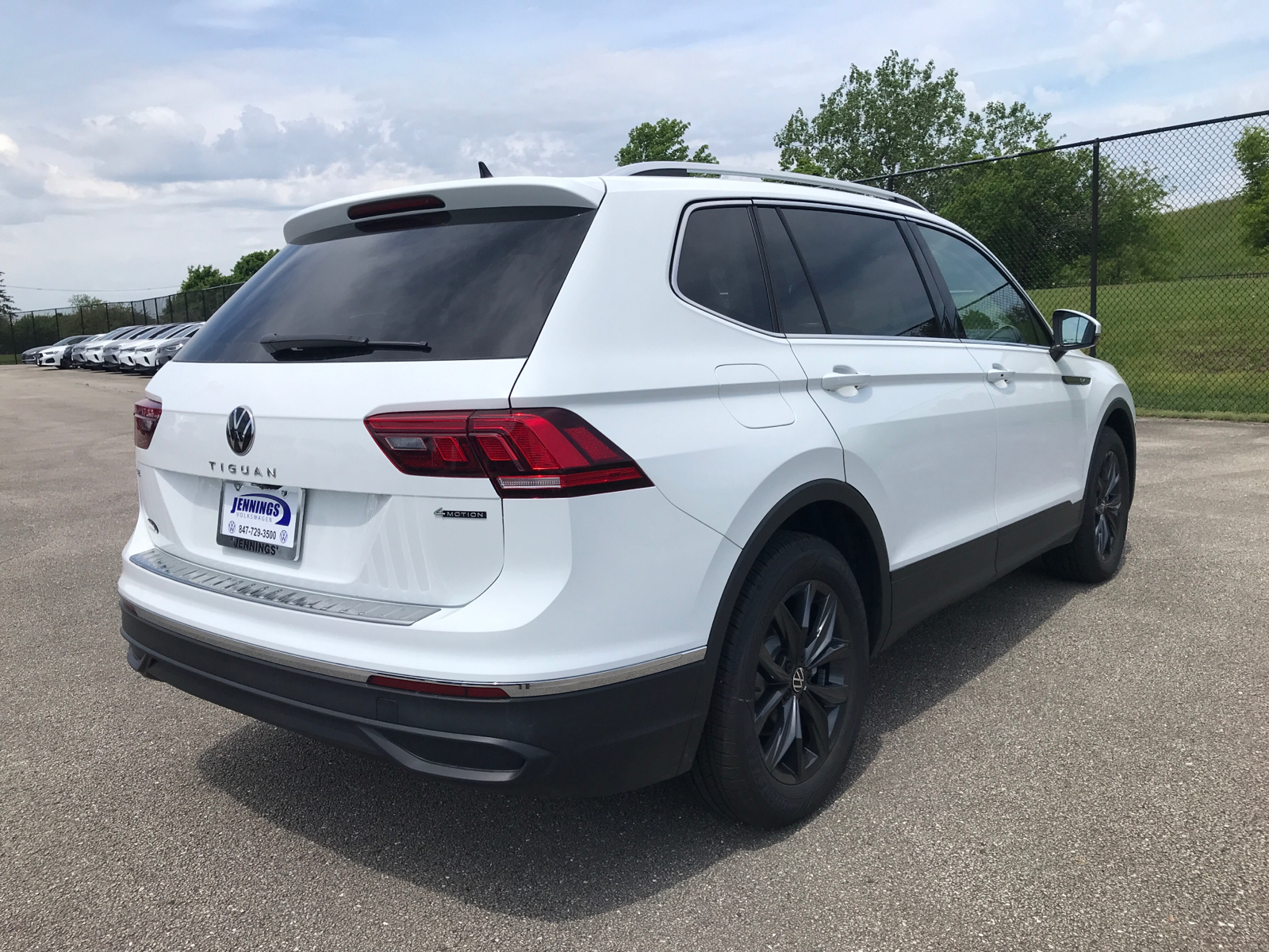 2024 Volkswagen Tiguan SE 3