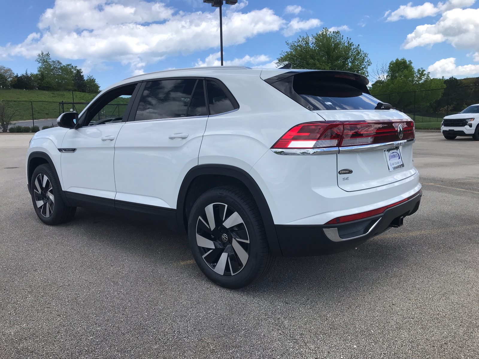 2024 Volkswagen Atlas Cross Sport 2.0T SE w/Technology 4