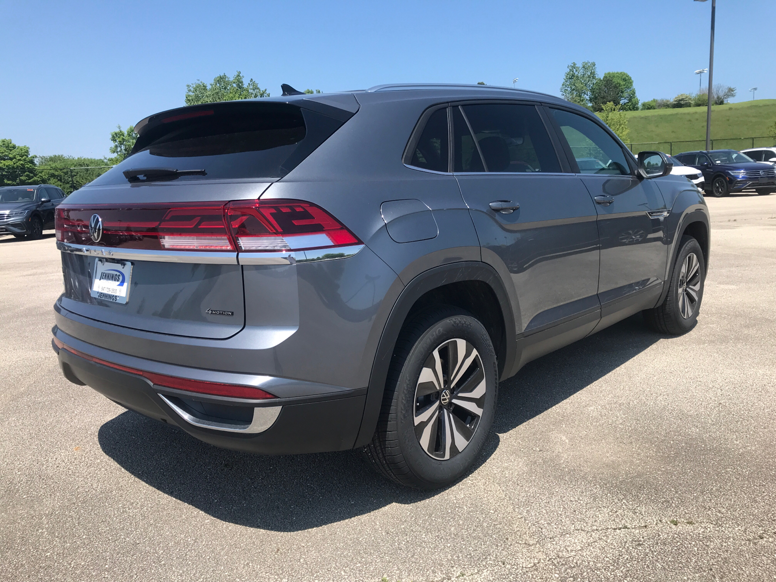 2024 Volkswagen Atlas Cross Sport 2.0T SE 3