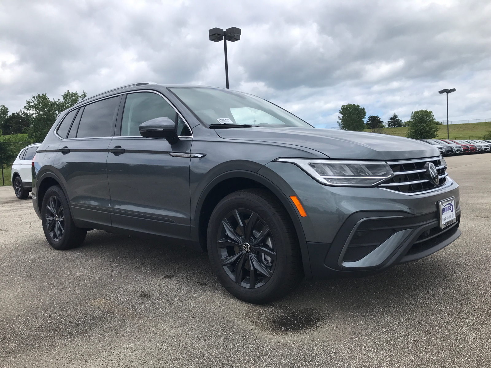 2024 Volkswagen Tiguan SE 1