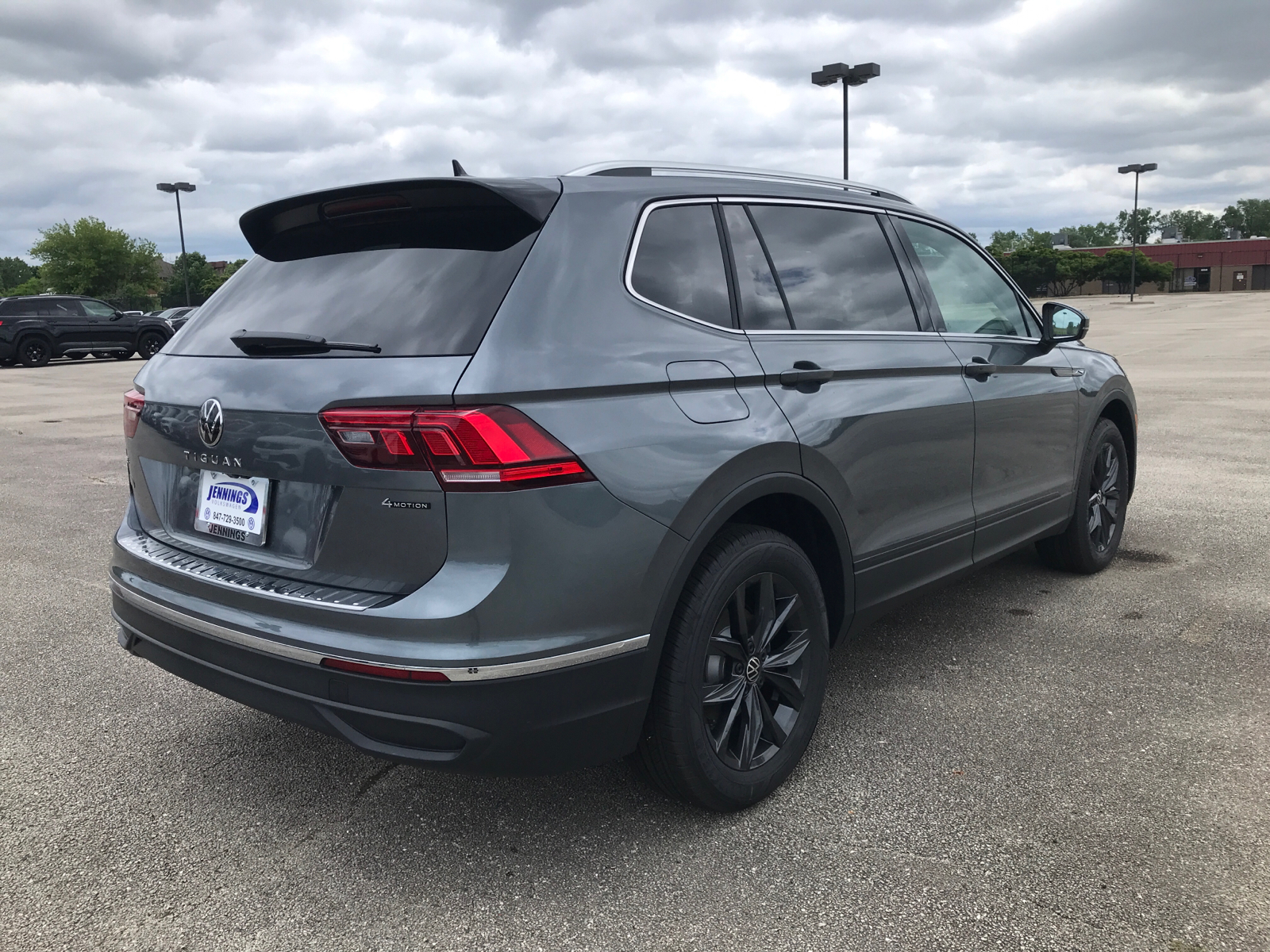 2024 Volkswagen Tiguan SE 3