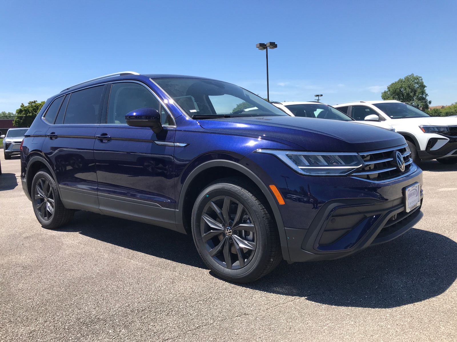 2024 Volkswagen Tiguan SE 1