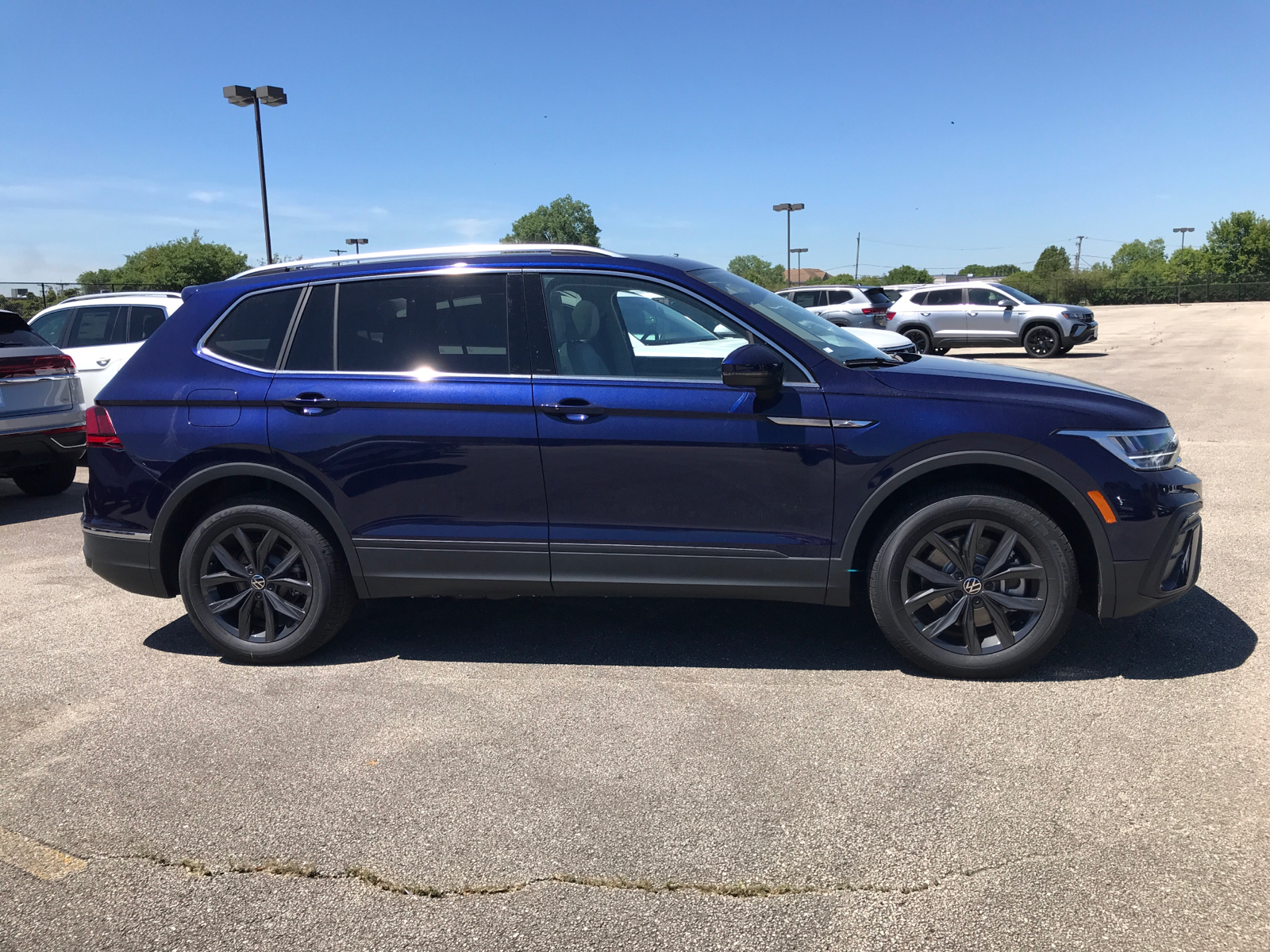 2024 Volkswagen Tiguan SE 2