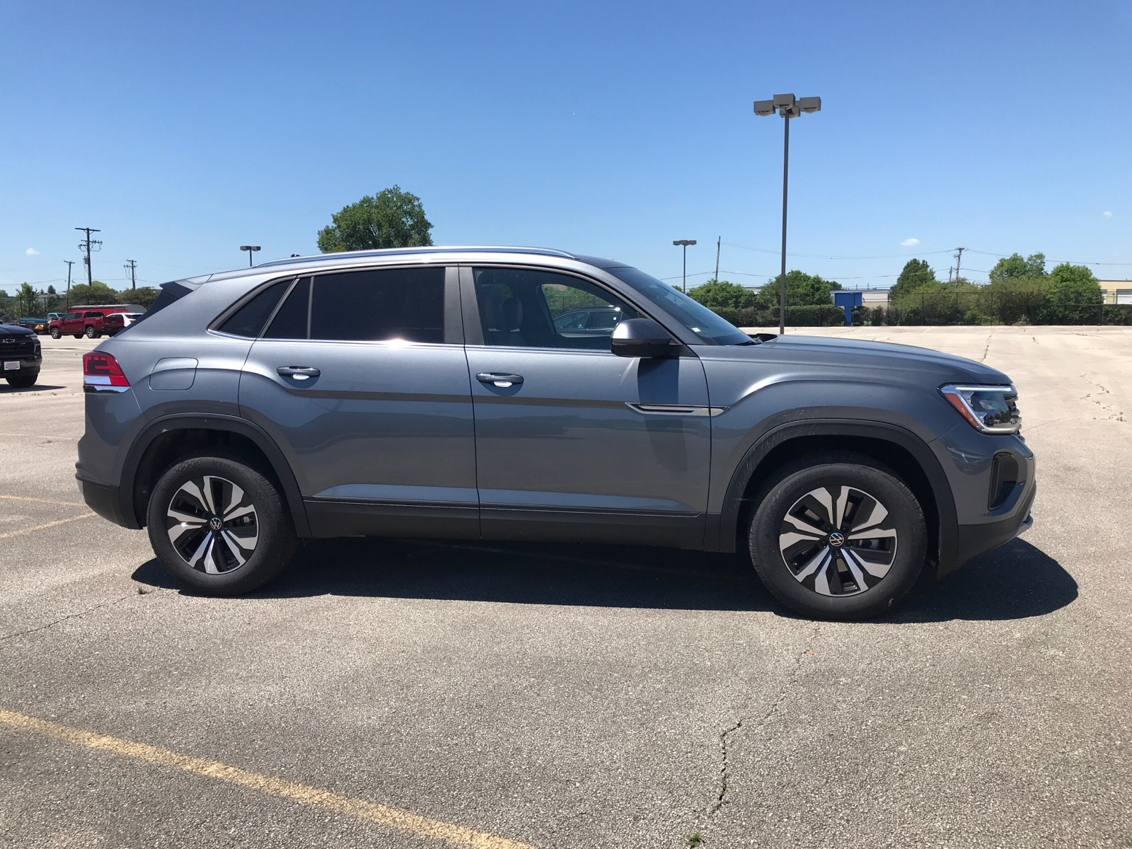 2024 Volkswagen Atlas Cross Sport 2.0T SE 2