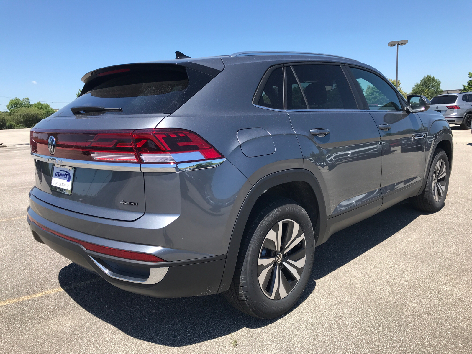 2024 Volkswagen Atlas Cross Sport 2.0T SE 3