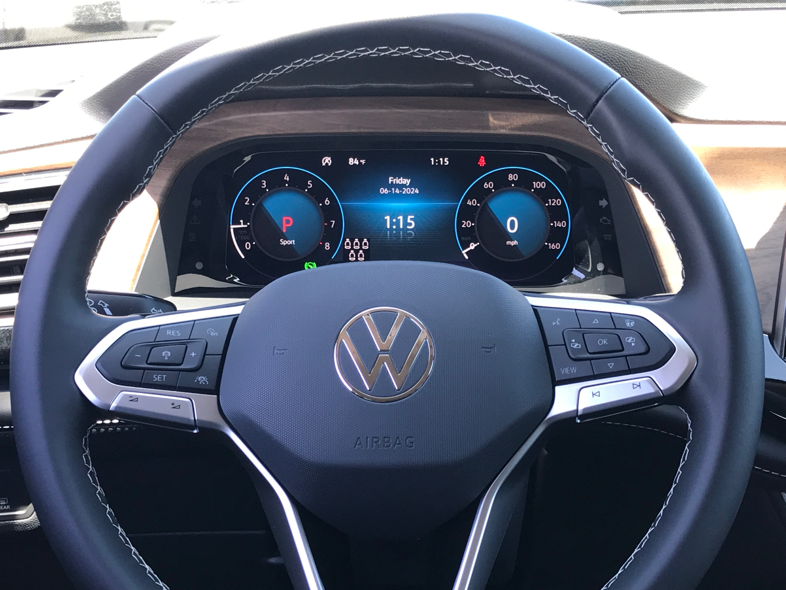 2024 Volkswagen Atlas 2.0T SE w/Technology 10