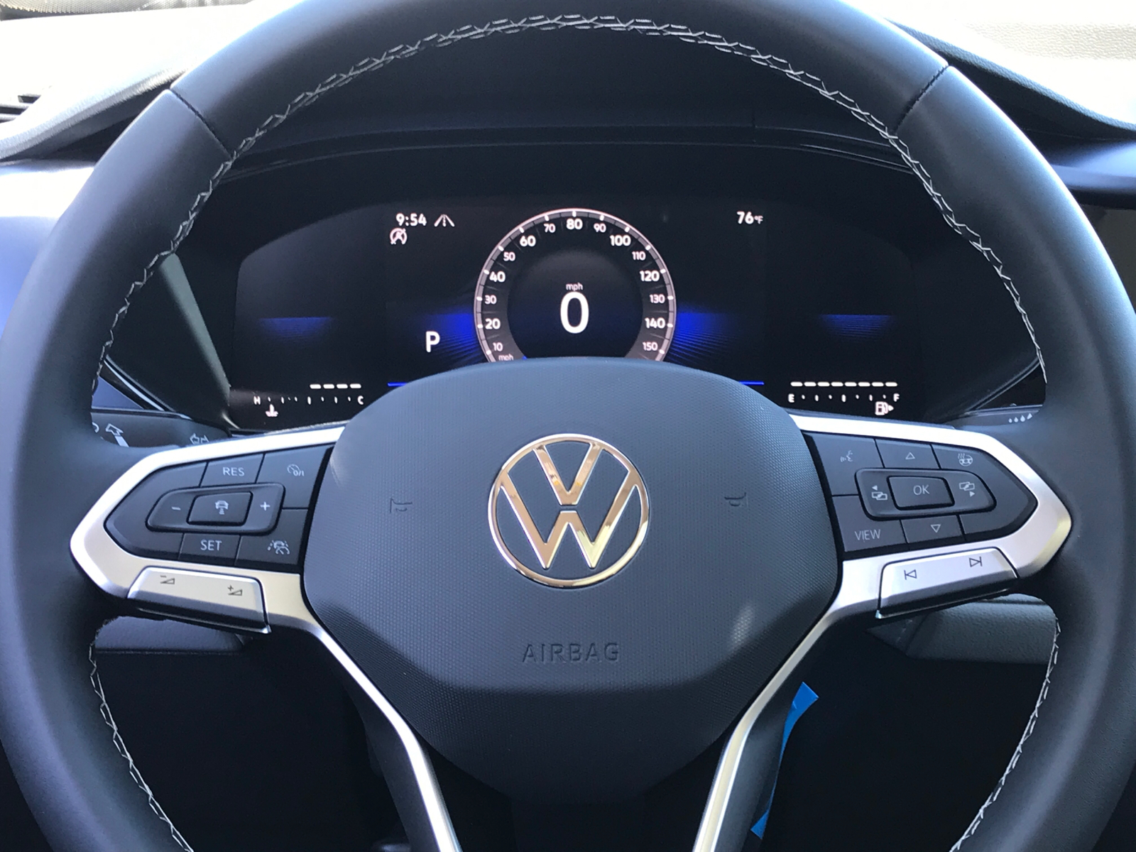 2024 Volkswagen Taos SE 10