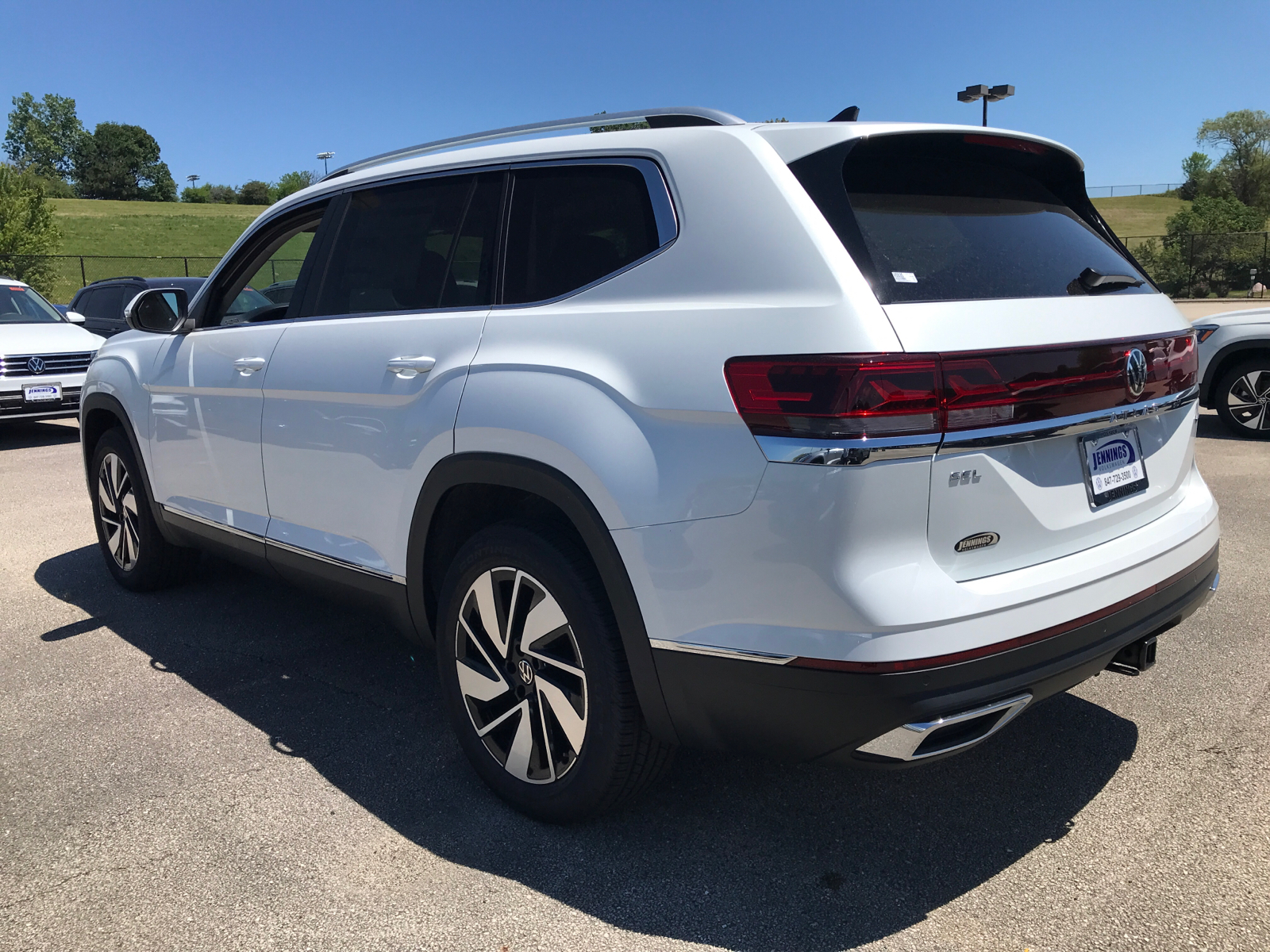 2024 Volkswagen Atlas 2.0T SEL 4