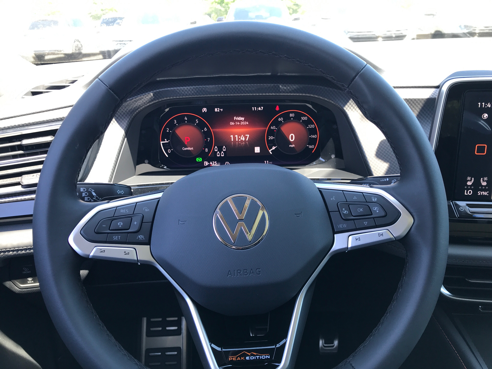 2024 Volkswagen Atlas 2.0T Peak Edition SEL 10